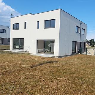 Prodej rodinného domu 353 m² Kladno