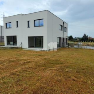 Prodej rodinného domu 353 m² Kladno Dubí, Pechlátova