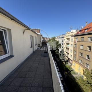Pronájem bytu 1+1 49 m² Praha Vinohrady, Kouřimská