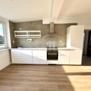 Pronájem bytu 3+kk 77 m² Jeneč, Lidická