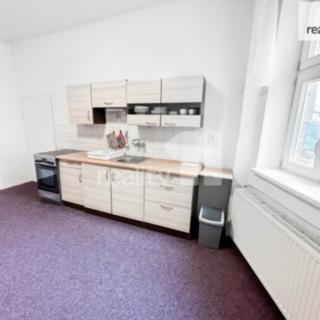 Pronájem bytu 2+1 75 m² Chropyně, náměstí Svobody