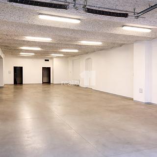 Pronájem skladu 213 m&sup2; Karlovy Vary