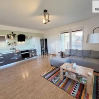 Pronájem bytu 3+kk 84 m² Holubice