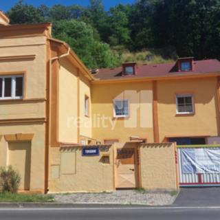 Prodej rodinného domu 122 m² Loket, Tovární