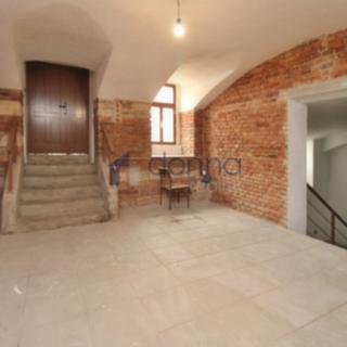 Pronájem obchodu 105 m² Praha