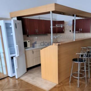Pronájem kanceláře 92 m² Praha