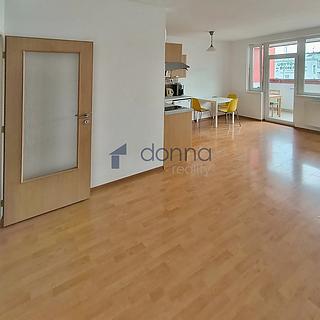 Prodej bytu 1+kk, garsoniery 36 m&sup2; Praha