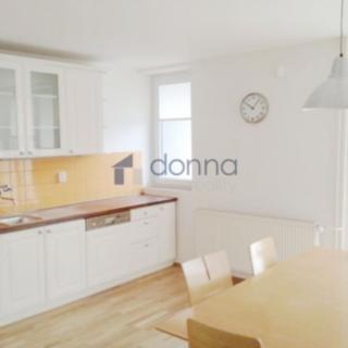 Pronájem rodinného domu 180 m² Praha