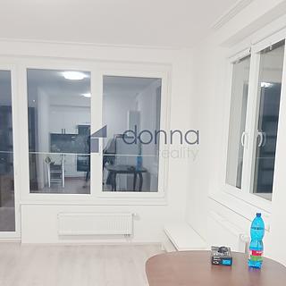 Pronájem bytu 2+kk 54 m² Praha Vysočany, Pod Harfou