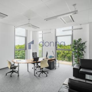 Pronájem kanceláře 485 m² Praha