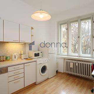Pronájem bytu 2+1 81 m&sup2; Praha