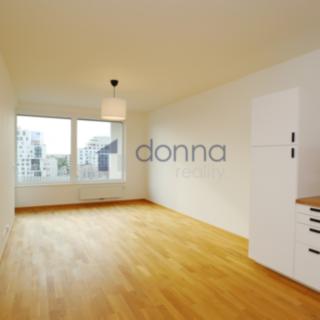 Pronájem bytu 2+kk 60 m² Praha