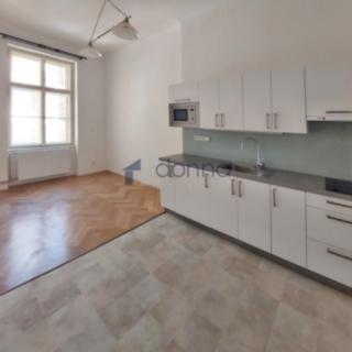 Pronájem bytu 2+kk 49 m² Praha