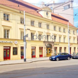 Pronájem kanceláře, 424m²