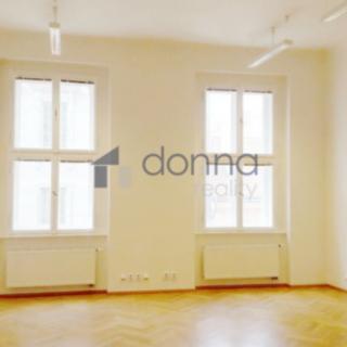 Pronájem kanceláře 257 m² Praha