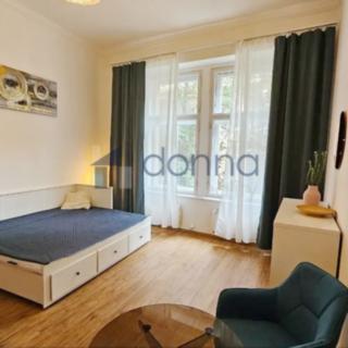 Pronájem bytu 2+kk 42 m² Praha