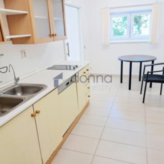 Pronájem bytu 2+1 88 m² Praha