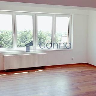 Pronájem bytu 2+1 54 m² Praha Kyje, Hejtmanská