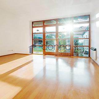 Pronájem rodinného domu 252 m² Praha Libuš, Nad šejdrem