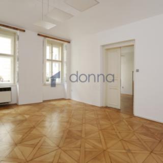 Pronájem kanceláře 92 m² Praha