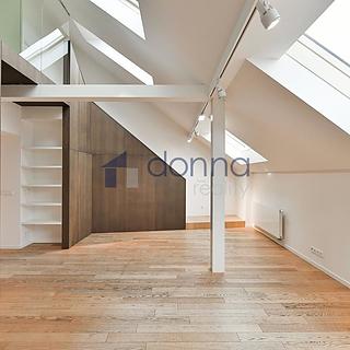 Pronájem bytu 3+1 130 m&sup2; Praha