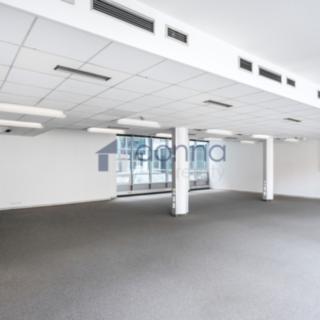 Pronájem kanceláře 412 m² Praha