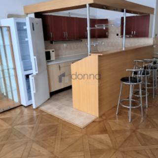 Pronájem bytu 2+1 92 m² Praha