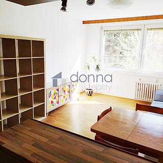 Pronájem bytu 2+kk 45 m² Praha Modřany, Urbánkova