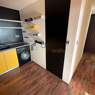 Pronájem bytu 2+kk 40 m² Praha Kobylisy, Třeboradická