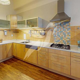 Pronájem bytu 2+1 90 m&sup2; Plzeň