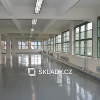 Pronájem skladu 710 m² Zlín