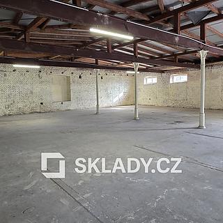 Pronájem skladu 880 m² Višňová