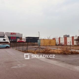 Pronájem komerčního pozemku 900 m² Praha