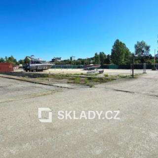 Pronájem komerčního pozemku 1500 m² Praha