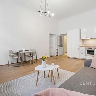 Pronájem bytu 2+kk 62 m&sup2; Praha