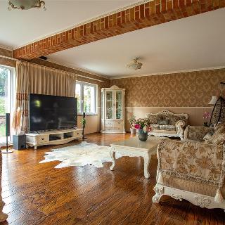 Prodej rodinného domu 417 m² Tuchoměřice