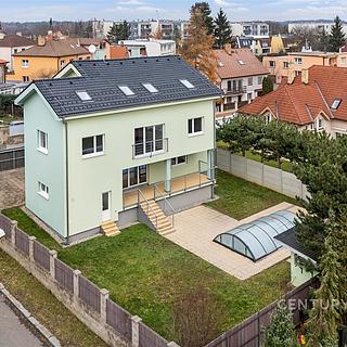 Prodej rodinného domu 342 m&sup2; Praha