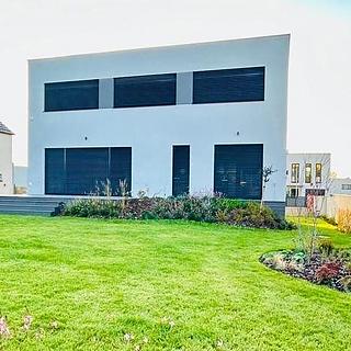 Pronájem rodinného domu 299 m&sup2; Praha