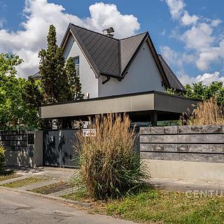 Prodej kanceláře 215 m² Praha