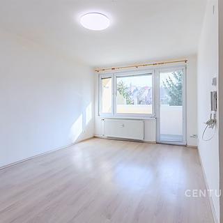 Pronájem bytu 4+1 69 m&sup2; Kladno