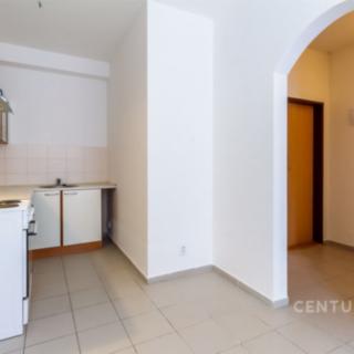 Pronájem bytu 1+kk, garsoniery 37 m² Kladno