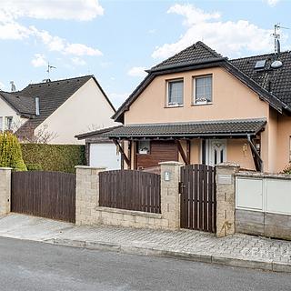 Prodej rodinného domu 198 m&sup2; Lány