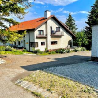 Prodej rodinného domu 317 m² Statenice