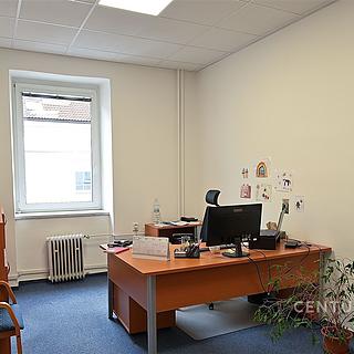 Pronájem kanceláře 27 m² Plzeň Východní Předměstí, Božkovská