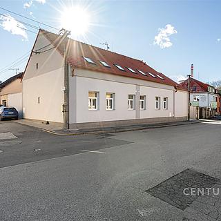 Prodej bytu 1+kk, garsoniery 35 m² Kladno