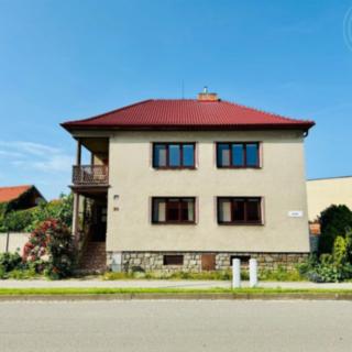 Prodej rodinného domu 192 m² Hrušky