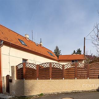 Pronájem rodinného domu 126 m&sup2; Makotřasy