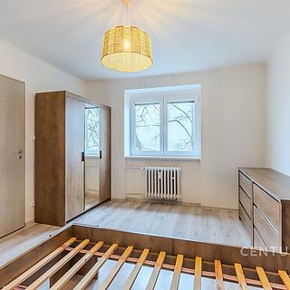 Pronájem bytu 1+1 28 m&sup2; Kladno