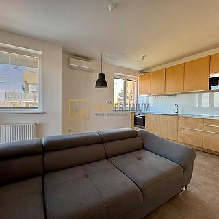 Pronájem bytu 2+kk 63 m² Uherské Hradiště Sady, Jabloňová