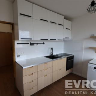 Prodej bytu 1+1 37 m² Praha Hostivař, plukovníka Mráze